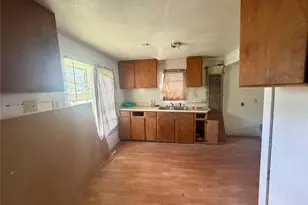 808 W Boundary St, Giddings, TX 78942 - Photo 11