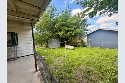 808 W Boundary Street, Giddings, TX 78942 - Photo 19
