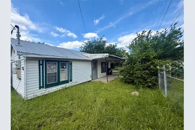 808 W Boundary Street, Giddings, TX 78942 - Photo 15