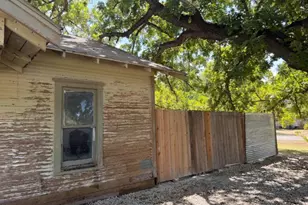 443 W Jackson St, Bartlett, TX 76511 - Photo 11