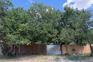 443 W Jackson St, Bartlett, TX 76511 - Photo 19