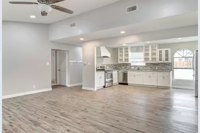 820 Stadium Drive, Georgetown, TX 78626 - Photo 5