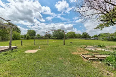 820 Stadium Drive, Georgetown, TX 78626 - Photo 27