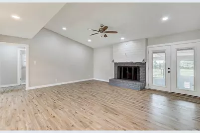 820 Stadium Drive, Georgetown, TX 78626 - Photo 3