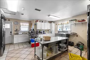 2606 Santa Rosa St, Austin, TX 78702 - Photo 17