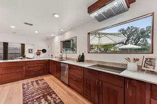 1101 Manlove St, Austin, TX 78741 - Photo 11