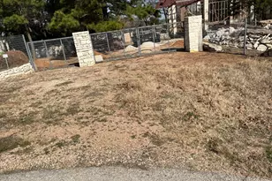 104 Lilly Ln, Elgin, TX 78621 - Photo 5