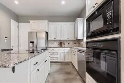 6 Monarch Oaks Lane, The Hills, TX 78738 - Photo 11