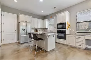 6 Monarch Oaks Ln, The Hills, TX 78738 - Photo 9