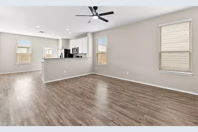 508 Crane Crest Drive, Jarrell, TX 76537 - Photo 5