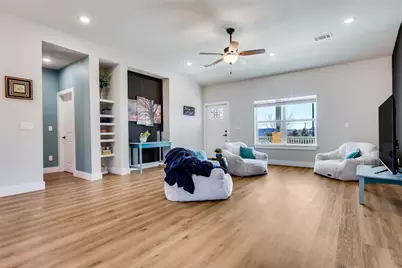 18322 Lake Oaks Drive, Jonestown, TX 78645 - Photo 7