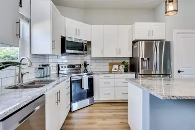 18322 Lake Oaks Drive, Jonestown, TX 78645 - Photo 9