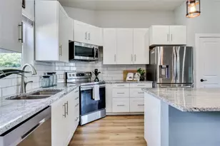 18322 Lake Oaks Dr, Jonestown, TX 78645 - Photo 9