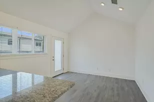 1311 E 52nd St, Austin, TX 78723 - Photo 5
