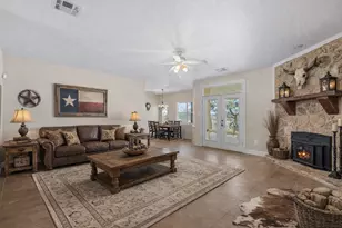 1274 County Road 2806, Lampasas, TX 76550 - Photo 17