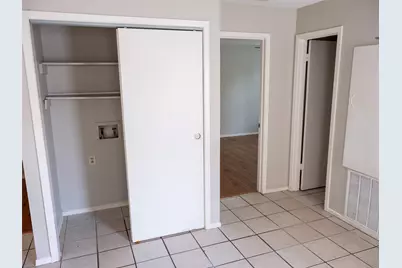 1903 W Loop #B, Austin, TX 78758 - Photo 11