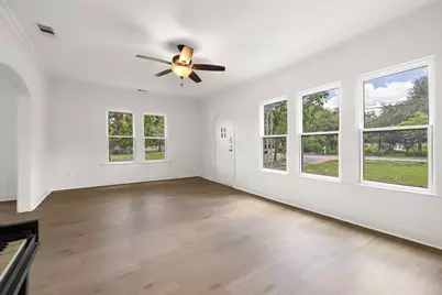 1301 Sloan Street, Taylor, TX 76574 - Photo 5