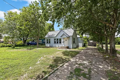 1301 Sloan Street, Taylor, TX 76574 - Photo 7