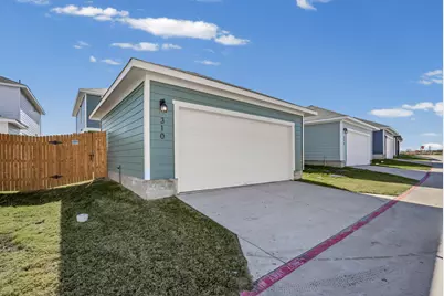 310 Puerto Plata Avenue, Bastrop, TX 78602 - Photo 25