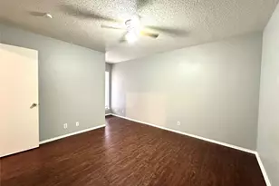 12401 Tree Line Dr, Austin, TX 78729 - Photo 11