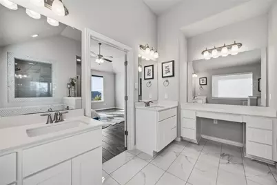 7805 Turnback Ledge Trail, Lago Vista, TX 78645 - Photo 17