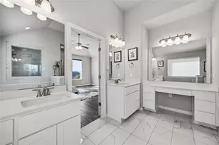 7805 Turnback Ledge Trail, Lago Vista, TX 78645 - Photo 17