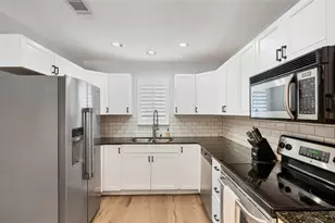 2605 Enfield Rd, Austin, TX 78703 - Photo 3