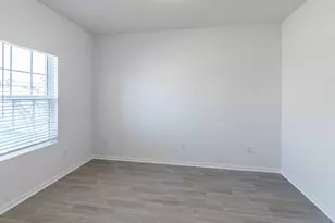 13621 Endless Narrow Ln, Elgin, TX 78621 - Photo 11