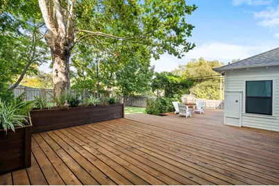 2110 E 9th Street, Austin, TX 78702 - Photo 31