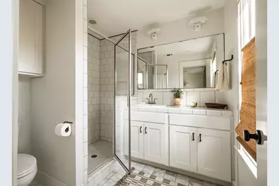 2110 E 9th Street, Austin, TX 78702 - Photo 19