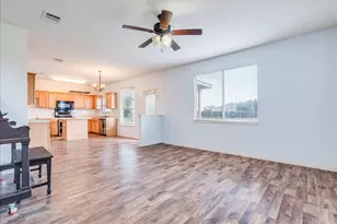 13408 Dwight Eisenhower Ct, Manor, TX 78653 - Photo 5