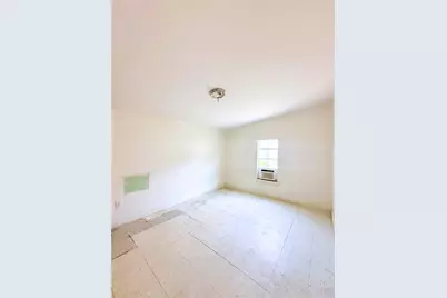 820 Chihuahua Street, Lockhart, TX 78644 - Photo 3