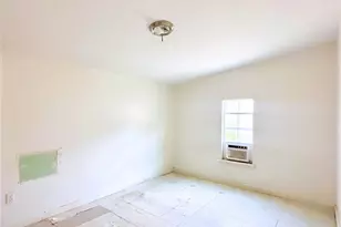 820 Chihuahua St, Lockhart, TX 78644 - Photo 3
