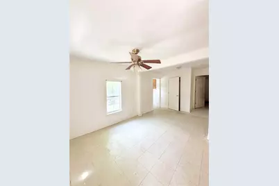 820 Chihuahua Street, Lockhart, TX 78644 - Photo 5