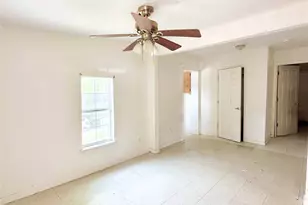 820 Chihuahua St, Lockhart, TX 78644 - Photo 5