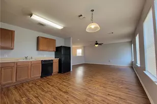6713 Panda Royle Dr, Del Valle, TX 78617 - Photo 9