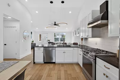 504 W Croslin Street, Austin, TX 78752 - Photo 11