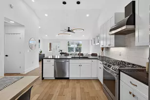 504 W Croslin St, Austin, TX 78752 - Photo 11