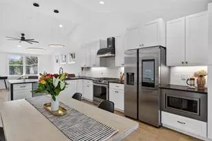 504 W Croslin St, Austin, TX 78752 - Photo 9