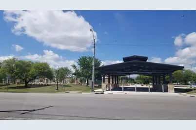 407 S Main Street, Taylor, TX 76574 - Photo 3