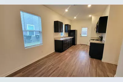 850 Bunton Reserve Boulevard, Kyle, TX 78640 - Photo 5