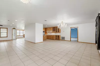 640 W F Avenue, Milano, TX 76556 - Photo 9