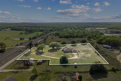 640 W F Avenue, Milano, TX 76556 - Photo 3