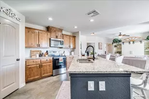 1172 Limestone Dr, Lampasas, TX 76550 - Photo 7