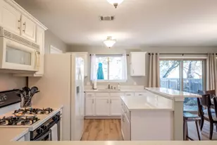 9610 Dalewood Dr, Austin, TX 78729 - Photo 11