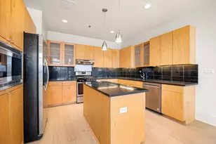 555 E 5th St, Austin, TX 78701 - Photo 13