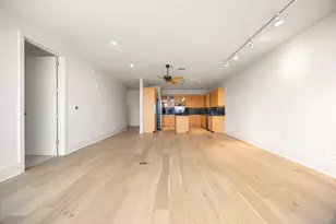 555 E 5th St, Austin, TX 78701 - Photo 9