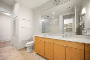 555 E 5th St, Austin, TX 78701 - Photo 23