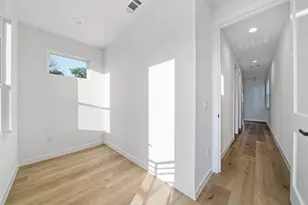 2212 Yellow Jacket Ln, Austin, TX 78741 - Photo 19