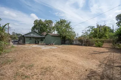 2703 E Cesar Chavez Street, Austin, TX 78702 - Photo 9